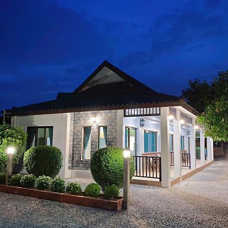 Sanaepatan Home Resort - เสน่ห์ป่าตาล โฮม รีสอร์ต Ban Buak Khang Exterior foto